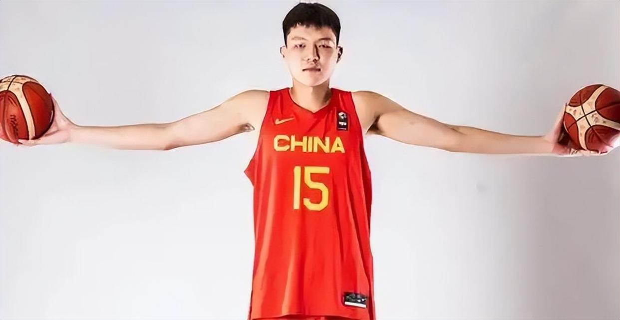关于杨瀚森本赛季个人集锦上篇：场均2.8封盖领跑CBA的信息