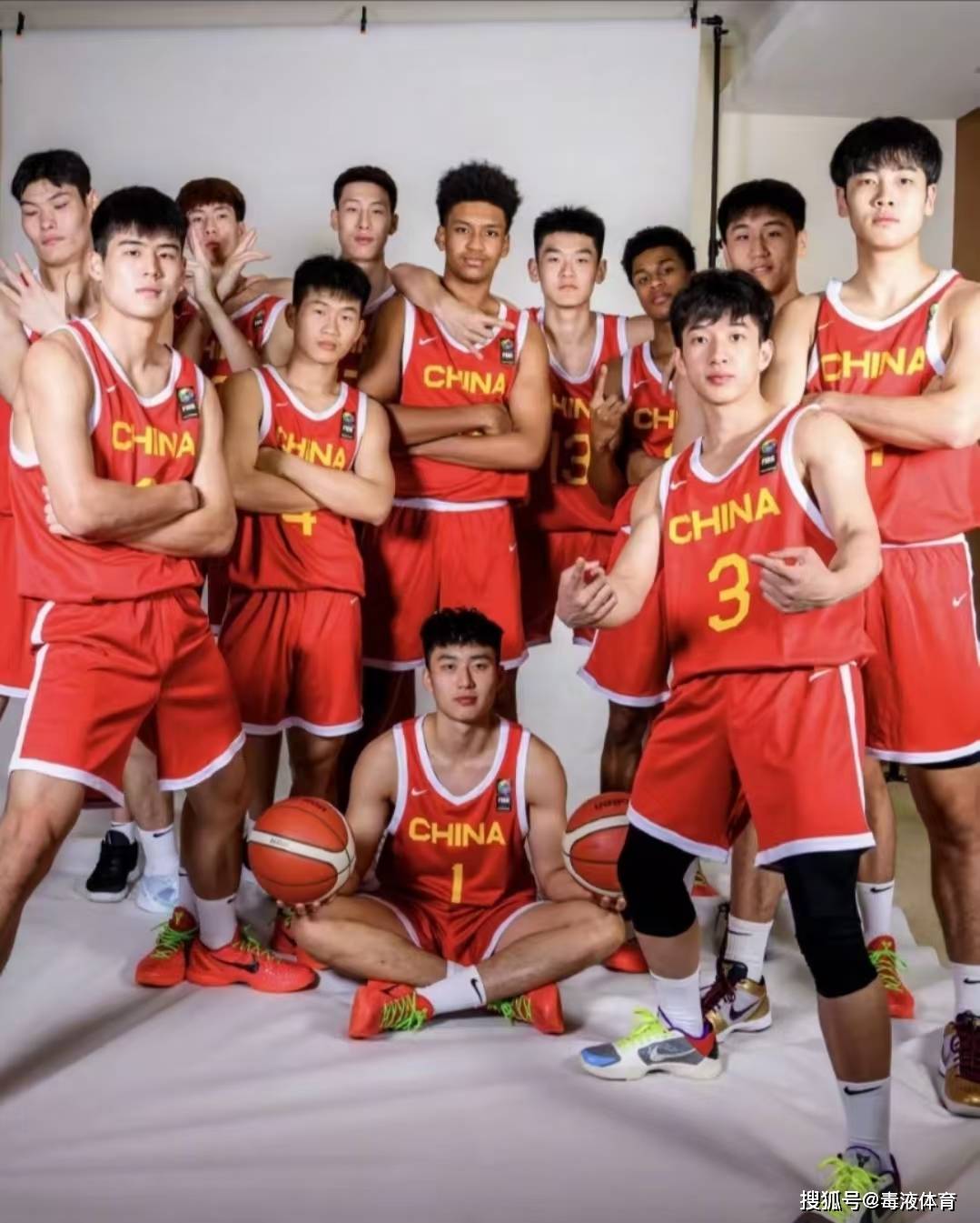 包含国青热身赛回顾：张博源27分，中国国青不敌意大利的词条